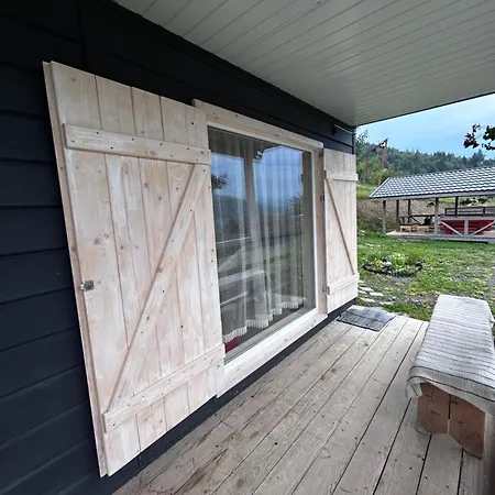 будинок на горі борщевиця Holiday home Kvasni
