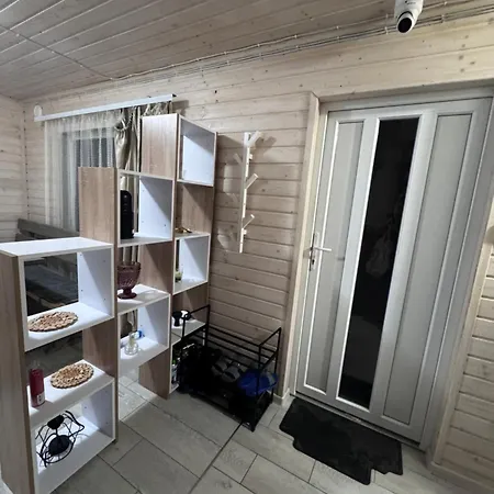 будинок на горі борщевиця Holiday home Kvasni