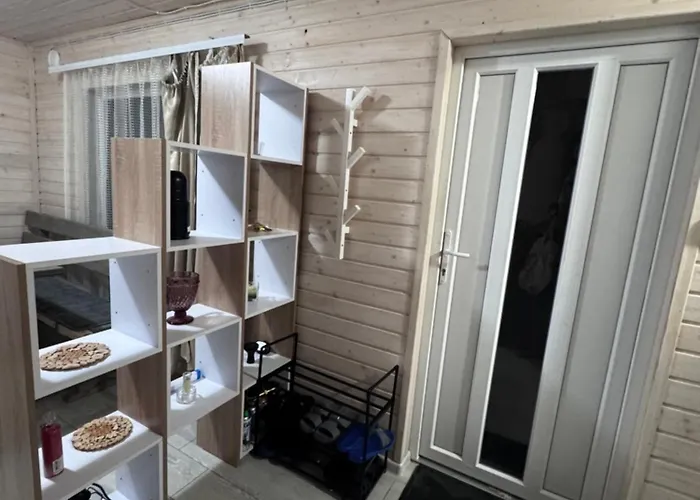 будинок на горі борщевиця Semesterbostad Kvasni